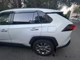 Toyota RAV4 2022 годаүшін15 900 000 тг. в Алматы – фото 4