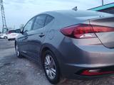 Hyundai Elantra 2018 года за 6 000 000 тг. в Шымкент – фото 4