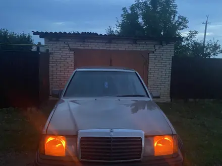 Mercedes-Benz E 260 1990 года за 1 000 000 тг. в Уральск