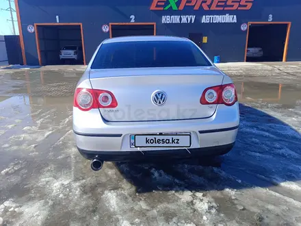 Volkswagen Passat 2005 года за 3 800 000 тг. в Степногорск – фото 8
