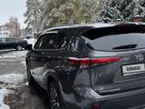 Toyota Highlander 2022 годаүшін25 500 000 тг. в Талдыкорган – фото 4