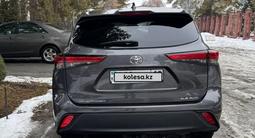 Toyota Highlander 2022 года за 26 200 000 тг. в Талдыкорган – фото 2