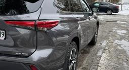 Toyota Highlander 2022 года за 26 200 000 тг. в Талдыкорган – фото 3