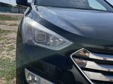 Hyundai Santa Fe 2015 года за 6 000 000 тг. в Уральск – фото 2