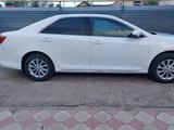 Toyota Camry 2014 года за 6 900 000 тг. в Уральск – фото 3