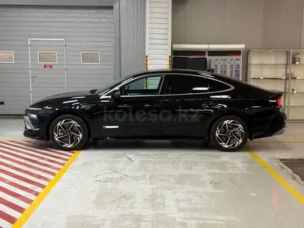 Hyundai Sonata High-Tech 2024 года за 14 390 000 тг. в Алматы – фото 5