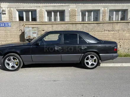 Mercedes-Benz E 220 1993 года за 2 500 000 тг. в Шымкент – фото 12