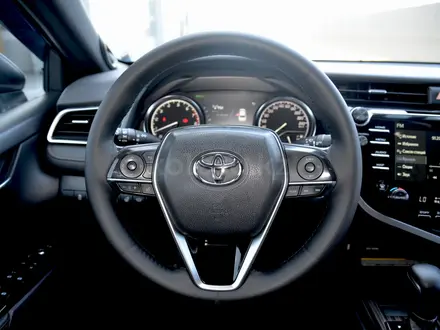 Toyota Camry Luxe 2019 года за 13 500 000 тг. в Шымкент – фото 13