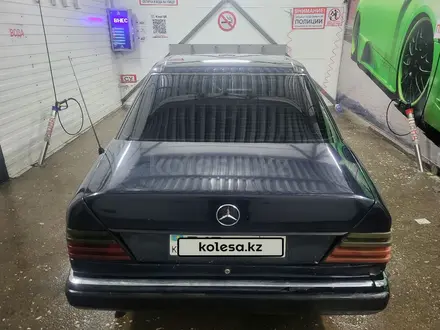 Mercedes-Benz E 200 1991 года за 1 400 000 тг. в Астана – фото 16