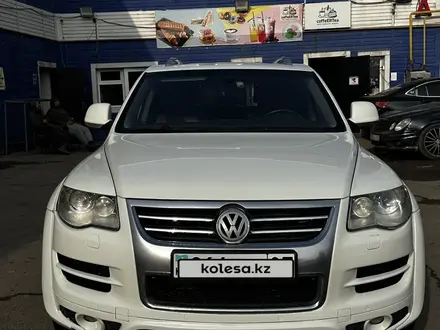Volkswagen Touareg 2007 года за 6 800 000 тг. в Алматы – фото 7