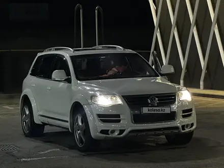 Volkswagen Touareg 2007 года за 6 800 000 тг. в Алматы – фото 3
