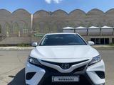 Toyota Camry 2020 года за 14 250 000 тг. в Уральск – фото 4