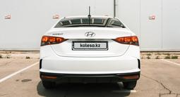 Hyundai Accent 2022 года за 7 890 000 тг. в Актау – фото 3