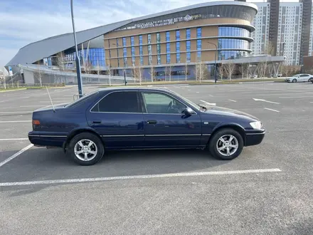 Toyota Camry 1997 года за 3 300 000 тг. в Астана – фото 3
