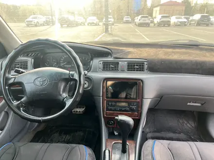 Toyota Camry 1997 года за 3 300 000 тг. в Астана – фото 10