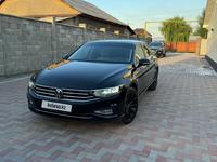 Volkswagen Passat 2020 года за 12 300 000 тг. в Алматы