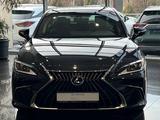 Lexus ES 250 2022 годаүшін26 500 000 тг. в Алматы – фото 2