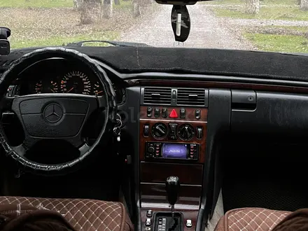 Mercedes-Benz E 280 1996 года за 1 900 000 тг. в Тараз – фото 5