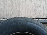 Резину шипованную комплект 4 колеса за 250 000 тг. в Алматы – фото 2