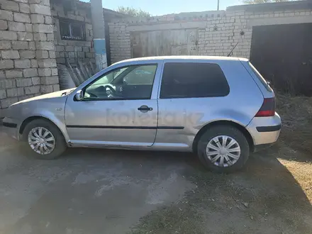 Volkswagen Golf 2002 года за 500 000 тг. в Актобе – фото 2