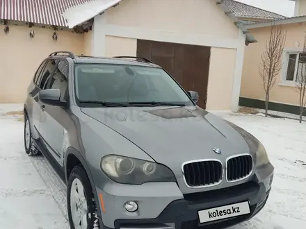 BMW X5 2008 года за 8 000 000 тг. в Атырау – фото 2