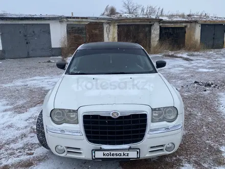 Chrysler 300C 2006 года за 4 500 000 тг. в Караганда – фото 2