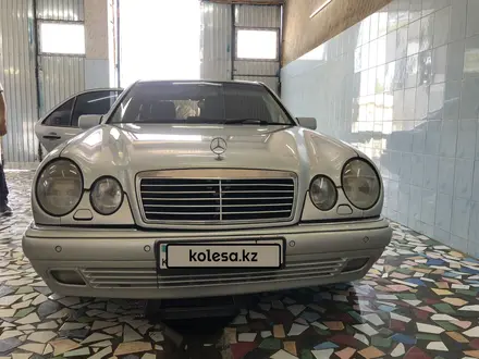 Mercedes-Benz E 55 AMG 1998 года за 3 800 000 тг. в Тараз – фото 5