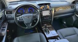 Toyota Camry 2017 года за 11 900 000 тг. в Шымкент – фото 2