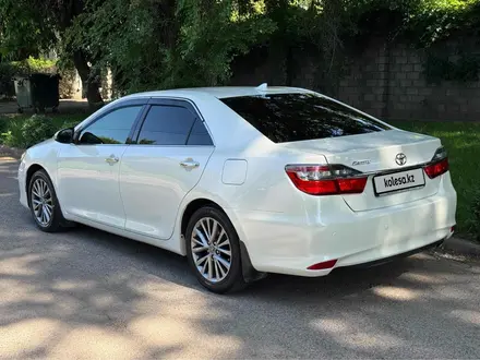 Toyota Camry 2017 года за 11 900 000 тг. в Шымкент