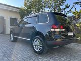 Volkswagen Touareg 2008 года за 7 200 000 тг. в Астана – фото 3