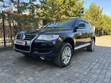 Volkswagen Touareg 2008 года за 7 200 000 тг. в Астана
