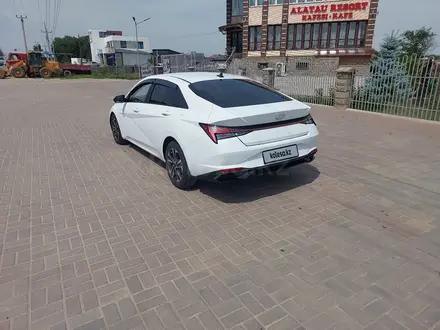 Hyundai Elantra 2022 года за 10 000 000 тг. в Алматы – фото 4