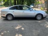 Volkswagen Passat 2000 года за 1 500 000 тг. в Алматы – фото 2
