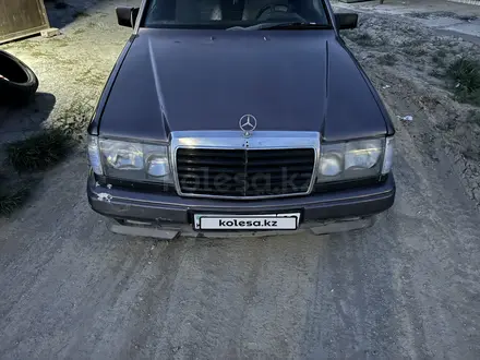 Mercedes-Benz E 230 1991 года за 1 600 000 тг. в Семей – фото 3