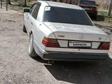 Mercedes-Benz E 260 1992 года за 950 000 тг. в Абай (Абайский р-н)
