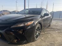 Toyota Camry 2018 года за 10 500 000 тг. в Атырау