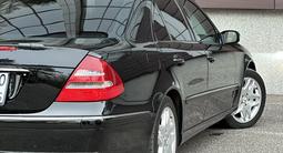 Mercedes-Benz E 320 2004 годаүшін5 850 000 тг. в Караганда – фото 5