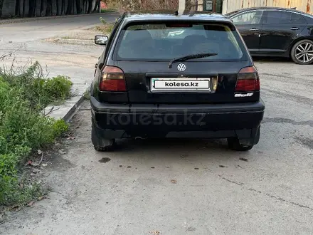 Volkswagen Golf 1997 года за 1 750 000 тг. в Алматы – фото 6