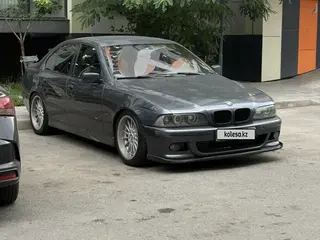 BMW 528