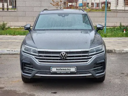 Volkswagen Touareg 2023 года за 38 000 000 тг. в Астана
