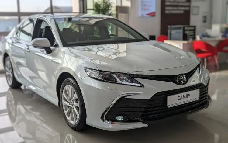 Toyota Camry 2023 года за 18 500 000 тг. в Караганда
