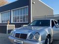 Mercedes-Benz E 240 1996 года за 2 700 000 тг. в Бауыржана Момышулы