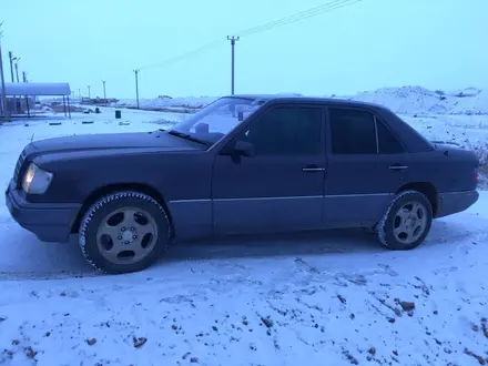 Mercedes-Benz E 220 1994 года за 2 350 000 тг. в Караганда – фото 11