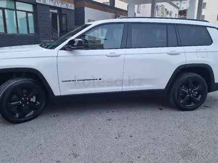 Jeep Grand Cherokee 2022 года за 29 000 000 тг. в Актау – фото 3