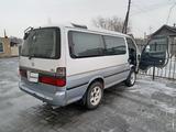 Toyota Hiace 1994 года за 2 900 000 тг. в Семей – фото 4