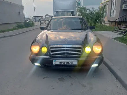 Mercedes-Benz E 320 1997 года за 2 300 000 тг. в Алматы – фото 6