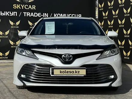 Toyota Camry 2018 года за 14 100 000 тг. в Актау