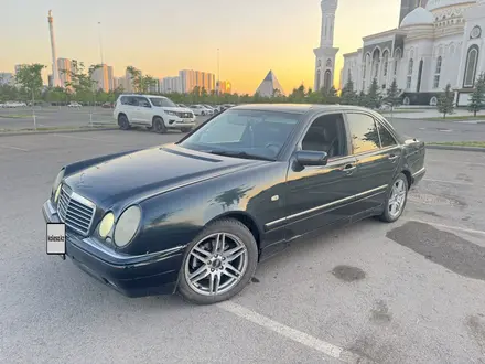 Mercedes-Benz E 280 1998 года за 3 300 000 тг. в Астана – фото 3