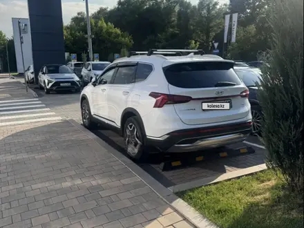 Hyundai Santa Fe 2021 года за 13 900 000 тг. в Алматы