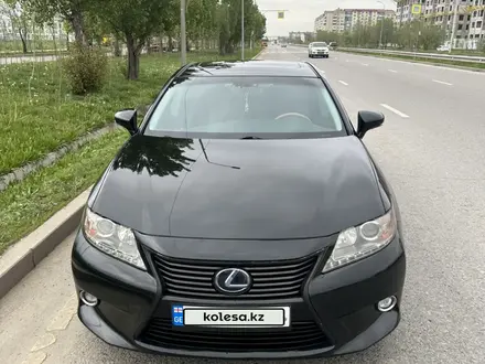 Lexus ES 300h 2014 года за 7 400 000 тг. в Алматы